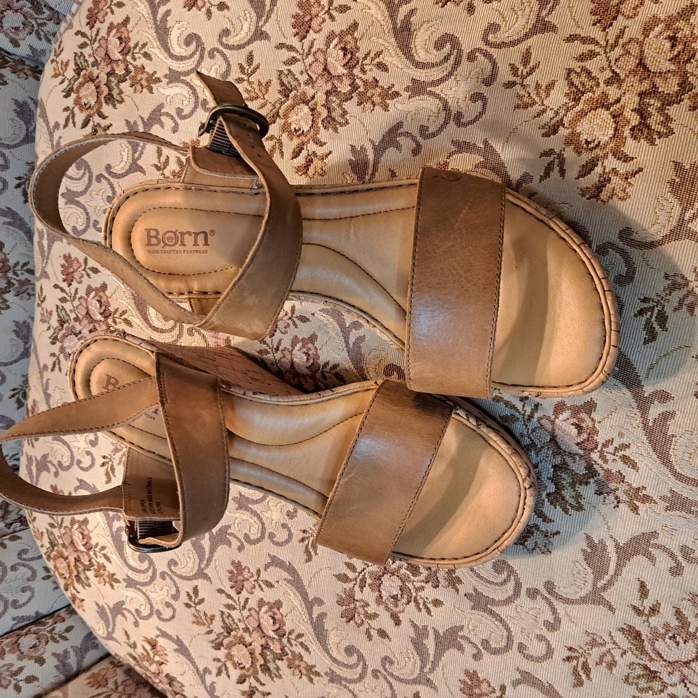 Born Lenore Tan Platform Wedge Sandals with Elegant Wide Straps Size 10